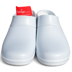 Buty Cloack Lemigo – lekkie obuwie pracownicze w kolorze białym do szpitali i zakładów produkcyjnych.